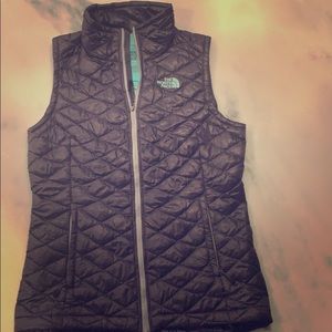 Used-like new Women’s North Face Thermoball Vest